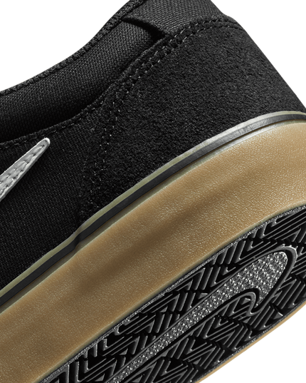 Nike - Nike SB Chron 2 (Black/White/Gum)