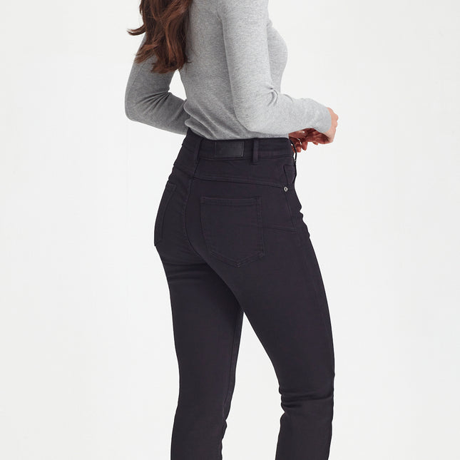 Junkfood - Peachy Push Up Short Stuff Jean (Black)