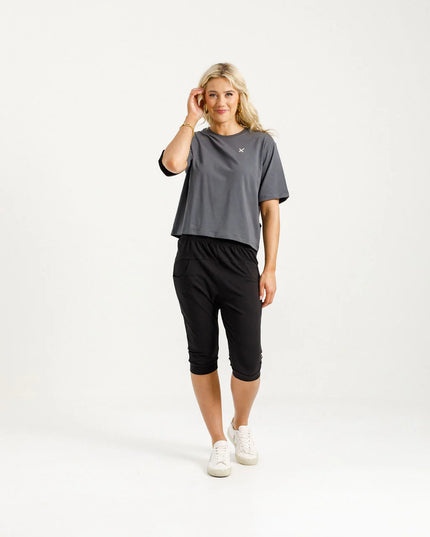 Home-Lee - 3/4 Apartment Pants (Black with Blossom Daisy)