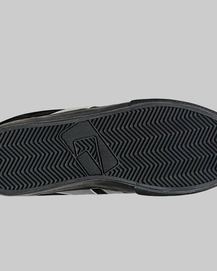 Globe - Encore- 2 (Black/Metallic Silver)
