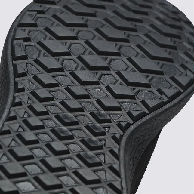 Vans - Ultrarange EXO (Black,Black,Black)