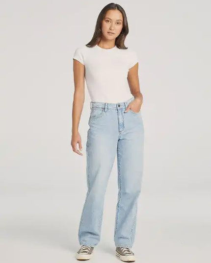 Wrangler - Mid Rise Vintage Straight Jean - Westside Surf + Street